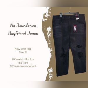 NWT No Boundaries Black Boyfriend Jeans Size 21
